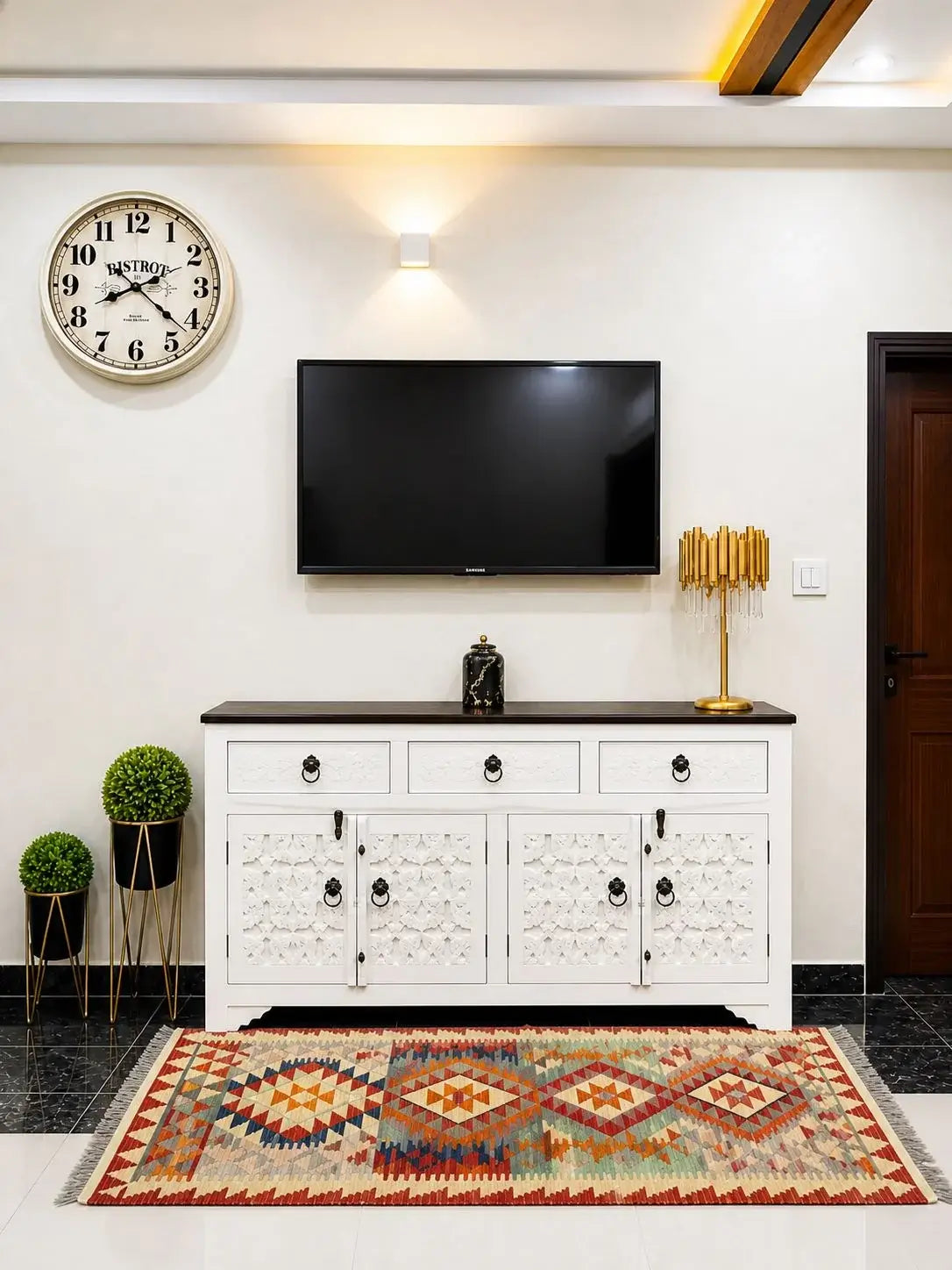 Consoles & Sideboard